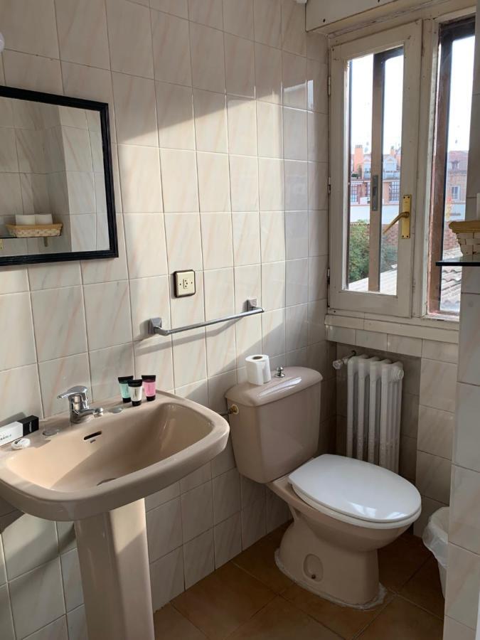 Hotel Y Restaurante Puerta De Aranda アランダ・デ・ドゥエロ エクステリア 写真